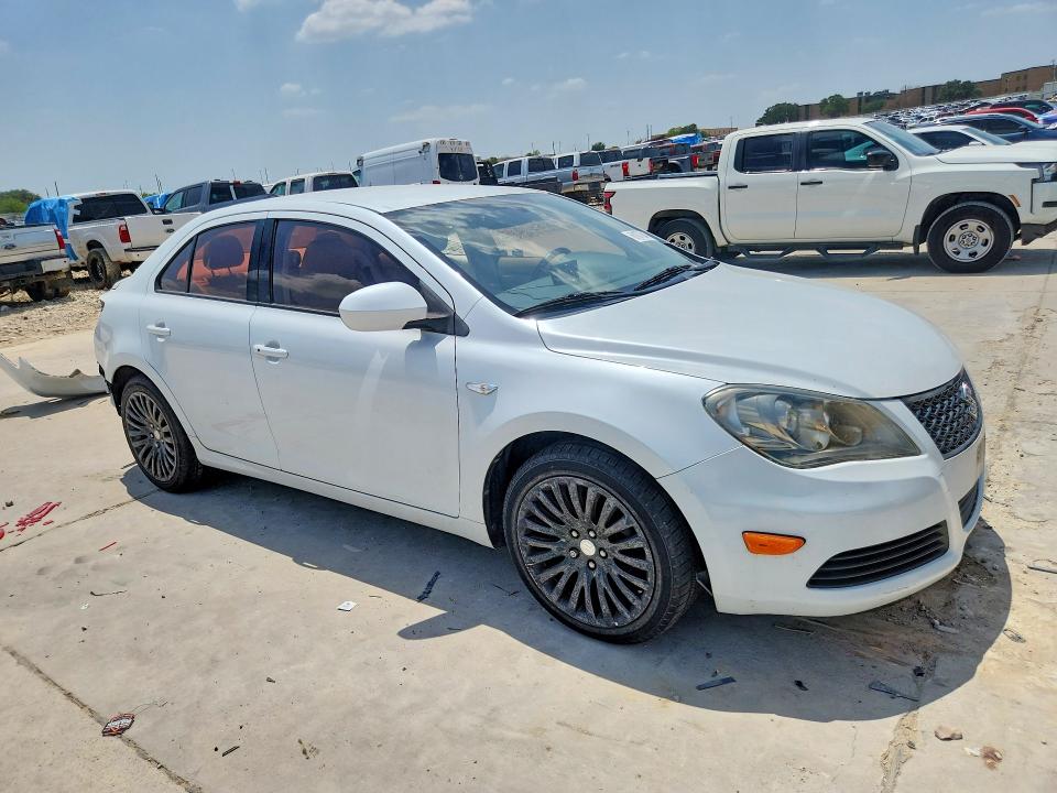 Photo 4 from auction – 2011 SUZUKI KIZASHI with VIN JS2RE9A35B6111784