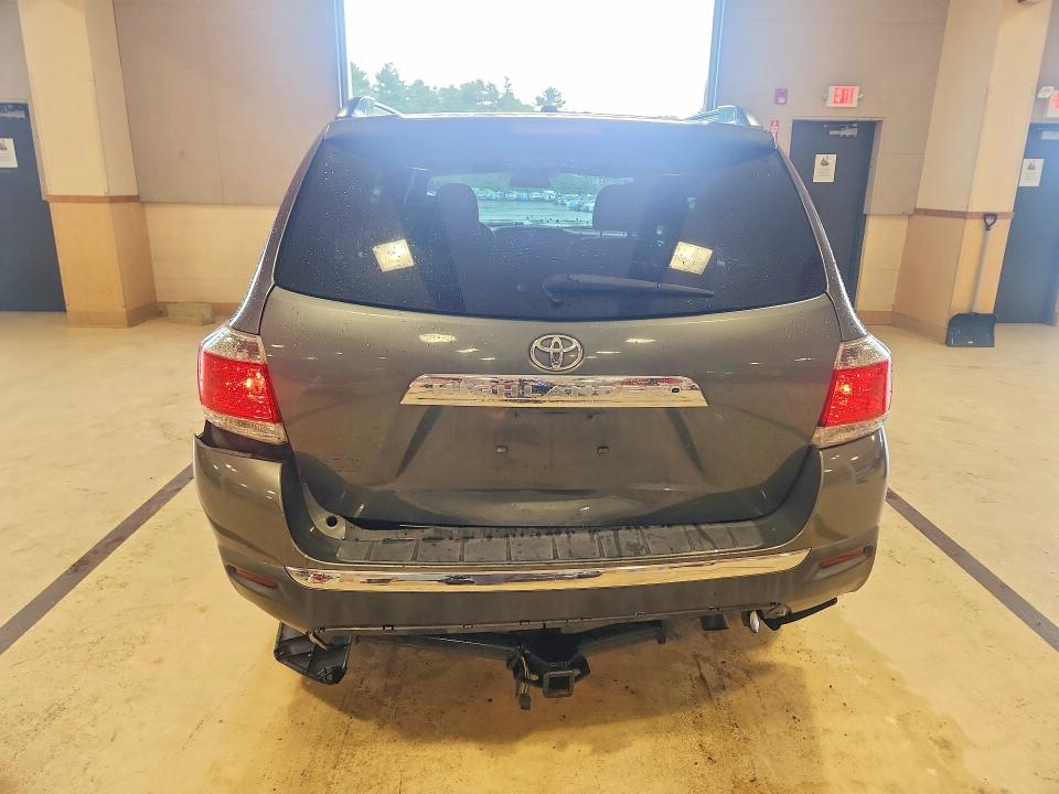 Photo 6 from auction – 2012 TOYOTA HIGHLANDER with VIN 5TDZK3EH2CS081604