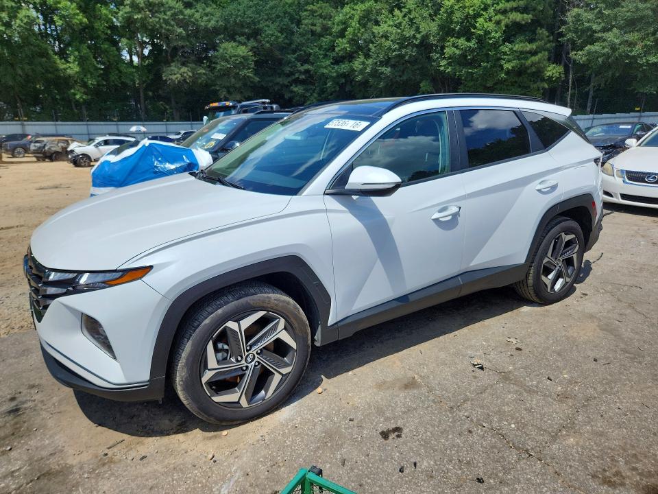 HYUNDAI TUCSON 2022 with VIN KM8JFCA10NU057404 - Photo from auction