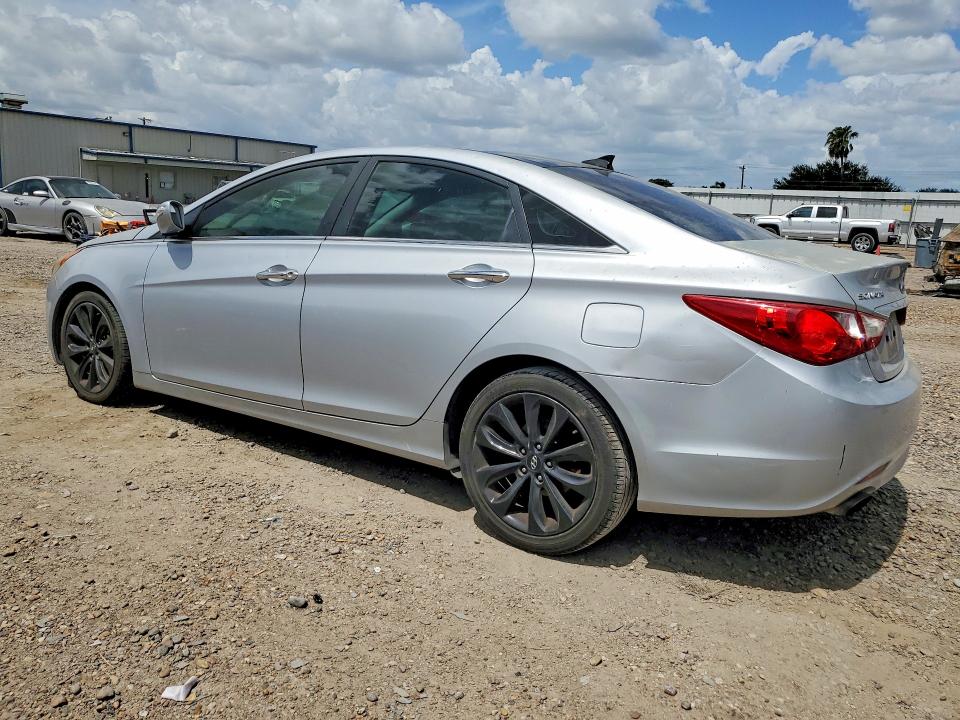 Photo 2 from auction – 2012 HYUNDAI SONATA with VIN 5NPEC4ABXCH369654