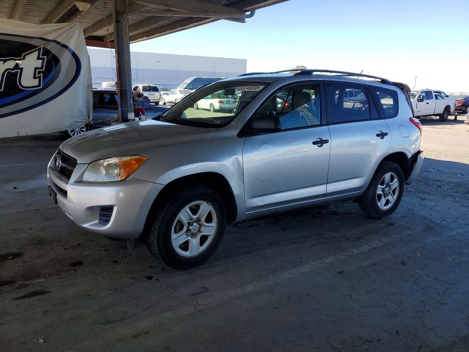 TOYOTA RAV4 2010 z numerem VIN JTMBF4DV3AD030950 - Zdjęcie z aukcji