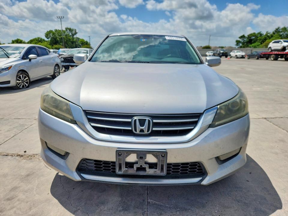 Photo 5 from auction – 2015 HONDA ACCORD with VIN 1HGCR2F88FA004619