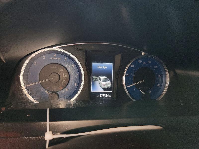 Photo 9 from auction – 2017 TOYOTA CAMRY with VIN 4T1BF1FK4HU741774