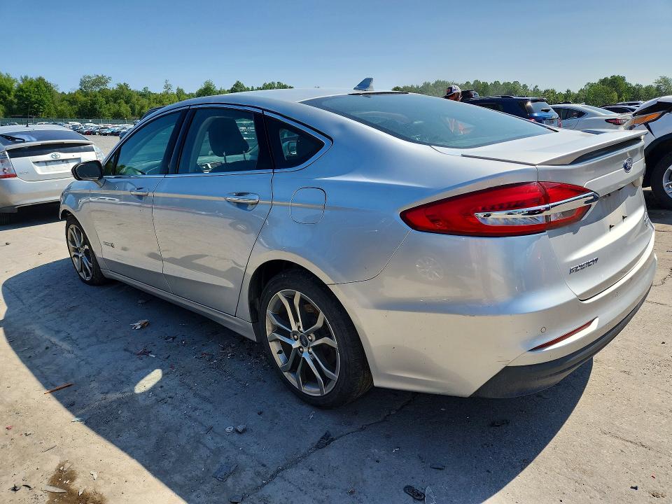 Photo 2 from auction – 2019 FORD FUSION with VIN 3FA6P0RU3KR180045