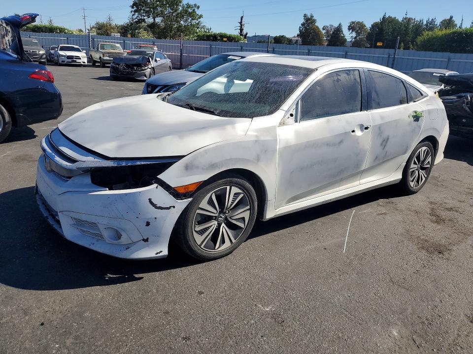 Photo 1 from auction – 2017 HONDA CIVIC with VIN 2HGFC1F30HH643868
