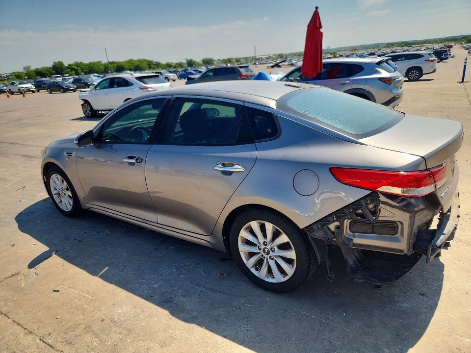 Фото 2 с аукциона – 2016 KIA OPTIMA с VIN 5XXGU4L33GG068401