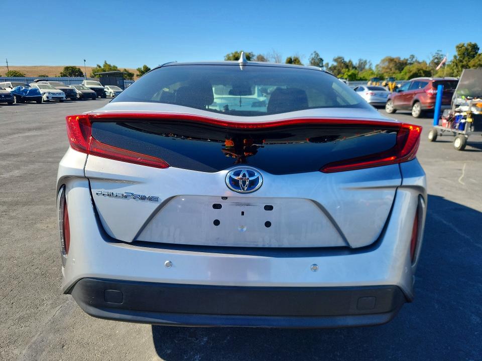 Photo 6 from auction – 2017 TOYOTA PRIUS PRIME with VIN JTDKARFP2H3034837