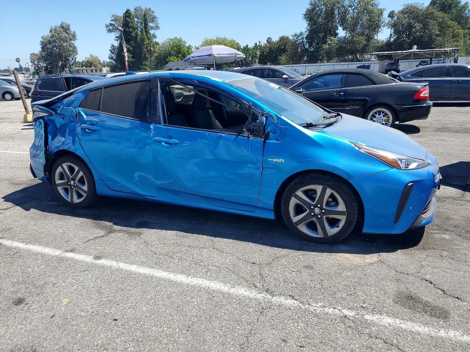 Photo 4 from auction – 2021 TOYOTA PRIUS with VIN JTDKAMFU7M3133706