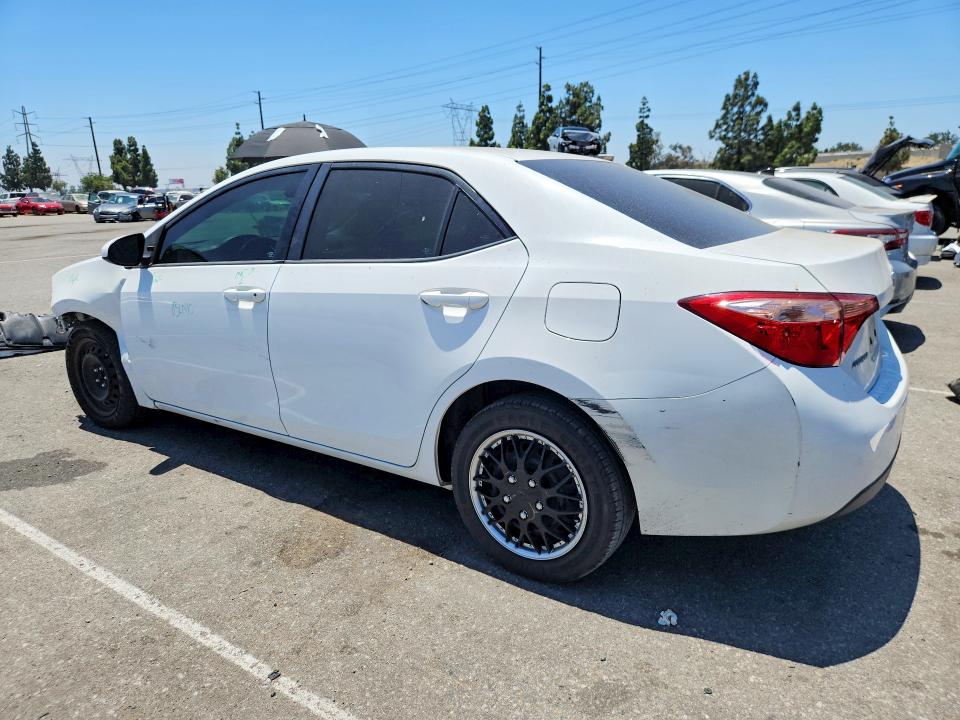 Photo 2 from auction – 2018 TOYOTA COROLLA with VIN 2T1BURHE2JC972014