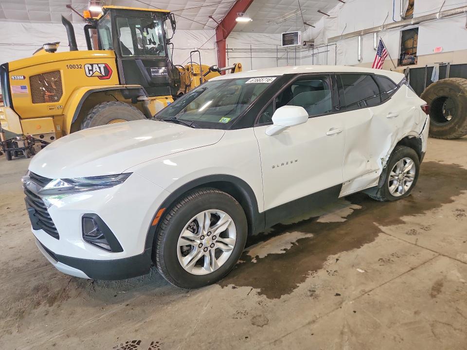 CHEVROLET BLAZER 2021 with VIN 3GNKBHR48MS582054 - Photo from auction