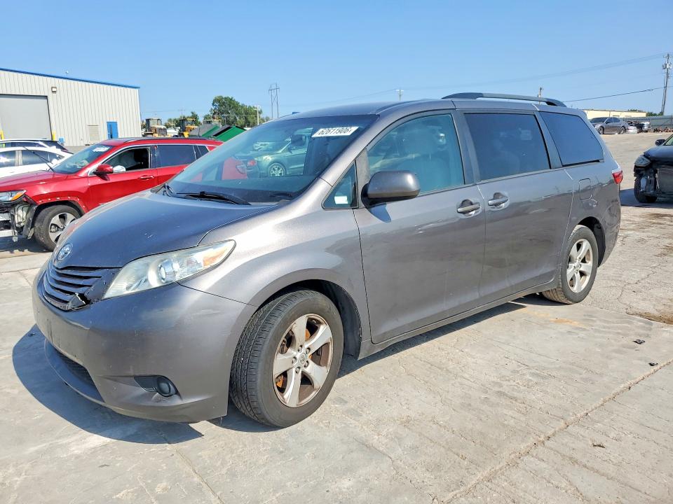 2017 TOYOTA SIENNA - Търг №62611906