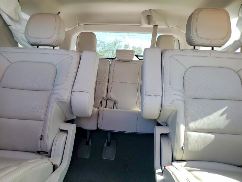 Photo 10 from auction – 2019 LINCOLN NAVIGATOR with VIN 5LMJJ2LT3KEL10239