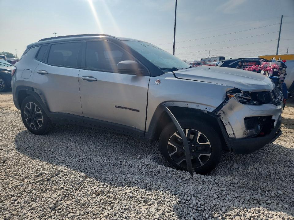 Zdjęcie 4 z aukcji – 2019 JEEP COMPASS z VIN 3C4NJDDB6KT619407
