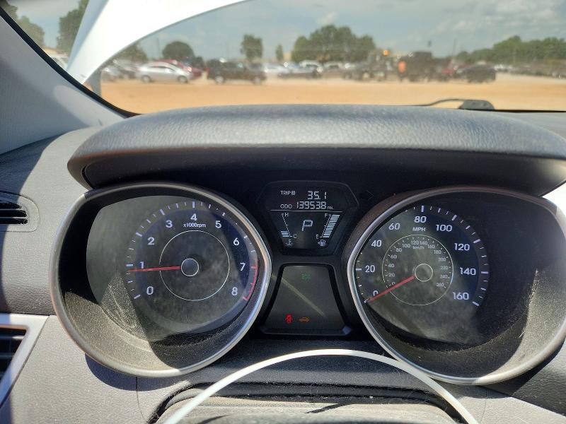 Photo 9 from auction – 2012 HYUNDAI ELANTRA with VIN 5NPDH4AE4CH085136