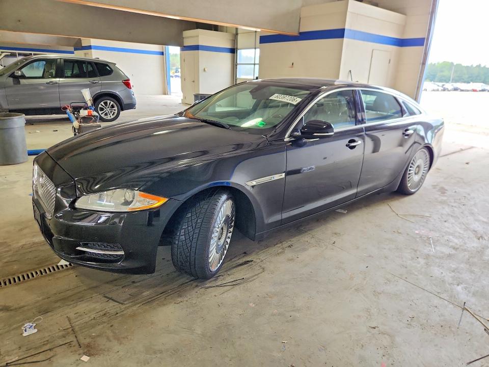 JAGUAR XJL 2015 with VIN SAJWJ2GD9F8V88617 - Photo from auction