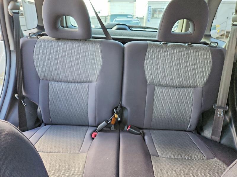 Photo 10 from auction – 2004 TOYOTA RAV4 with VIN JTEGD20VX40031199