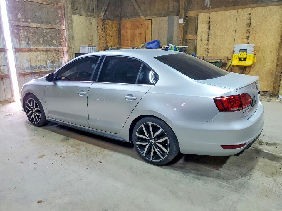 Photo 2 from auction – 2014 VOLKSWAGEN JETTA with VIN 3VW5T7AJ6EM360890