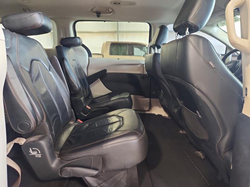 Photo 11 from auction – 2017 CHRYSLER PACIFICA with VIN 2C4RC1BG8HR794309