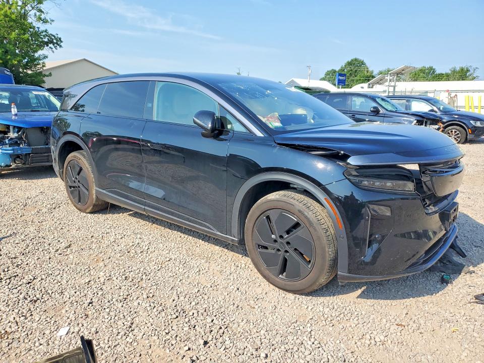 Снимка 4 от търг – 2026 LUCID MOTORS GRAVITY с VIN 7UUG1GHJ1TA029605