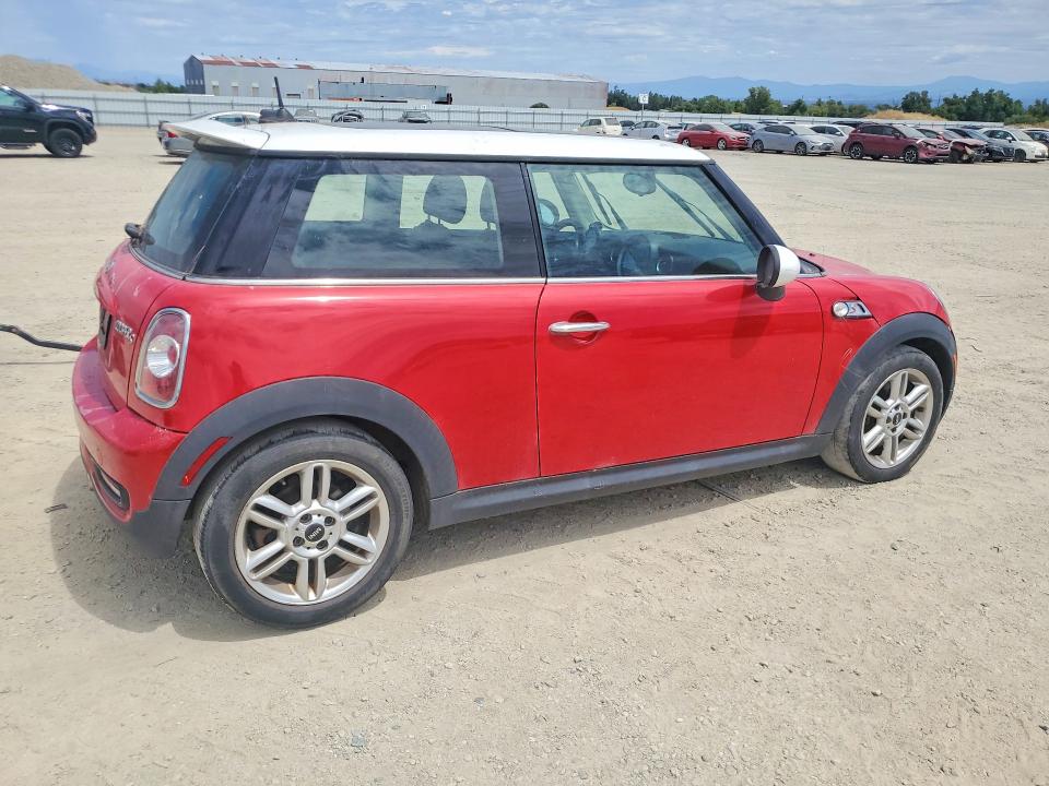 Photo 3 from auction – 2011 MINI COOPER with VIN WMWSV3C5XBTY12231