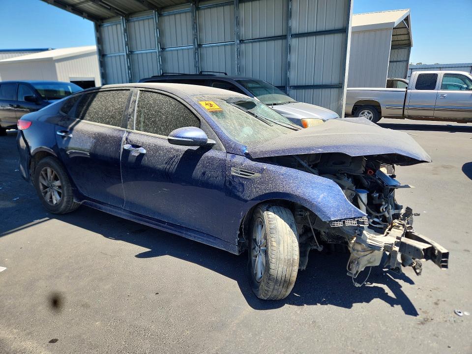 Photo 4 from auction – 2018 KIA OPTIMA with VIN 5XXGT4L30JG219544