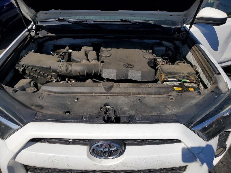 Photo 12 from auction – 2015 TOYOTA 4RUNNER with VIN JTEBU5JR1F5274225