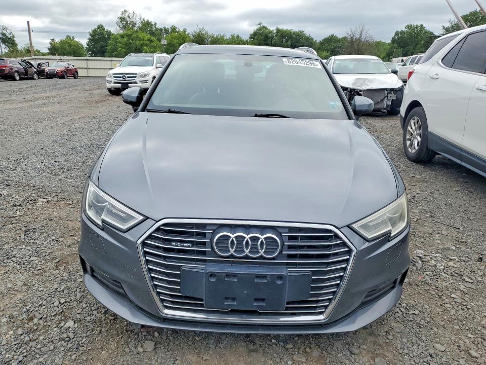 Photo 5 from auction – 2017 AUDI A3 with VIN WAUUPBFF9HA098176