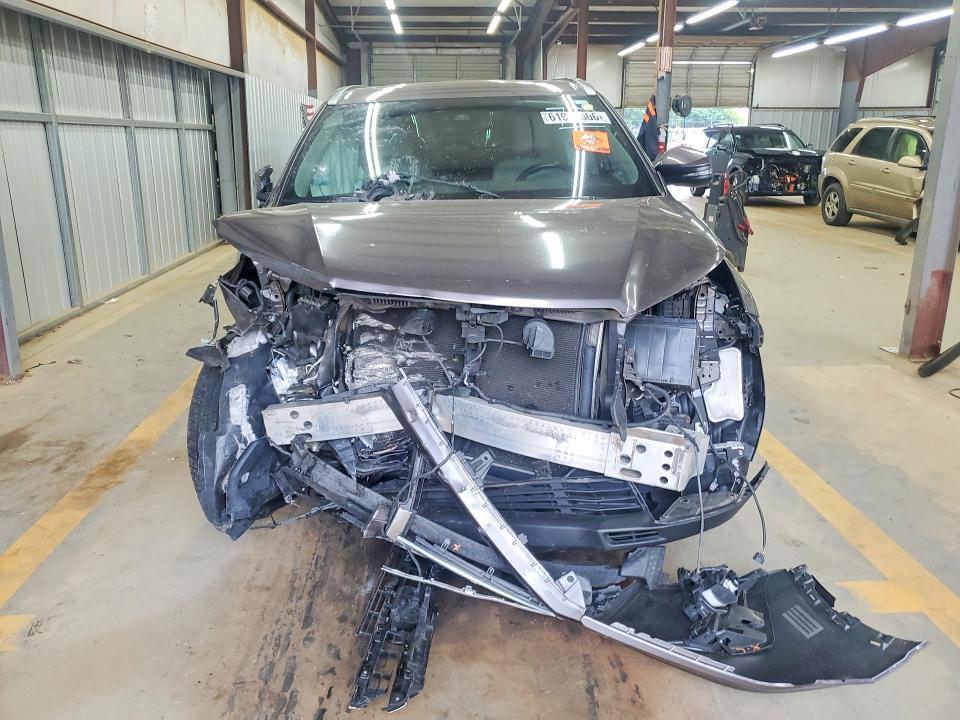 Photo 5 from auction – 2017 TOYOTA HIGHLANDER with VIN 5TDYZRFH9HS195079