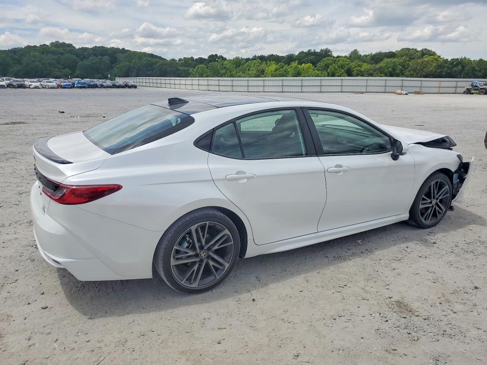 Photo 3 from auction – 2026 TOYOTA CAMRY with VIN 4T1DBADK2TU563265