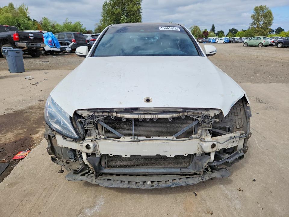صورة رقم 5 من المزاد - 2017 MERCEDES-BENZ C مع VIN 55SWF4KB4HU208084