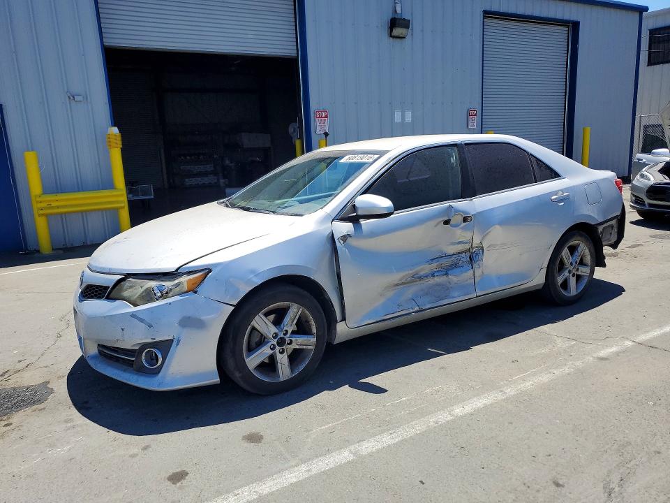 Photo 1 from auction – 2014 TOYOTA CAMRY with VIN 4T1BF1FK5EU320089