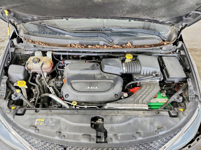 Photo 12 from auction – 2017 CHRYSLER PACIFICA with VIN 2C4RC1GG7HR754554