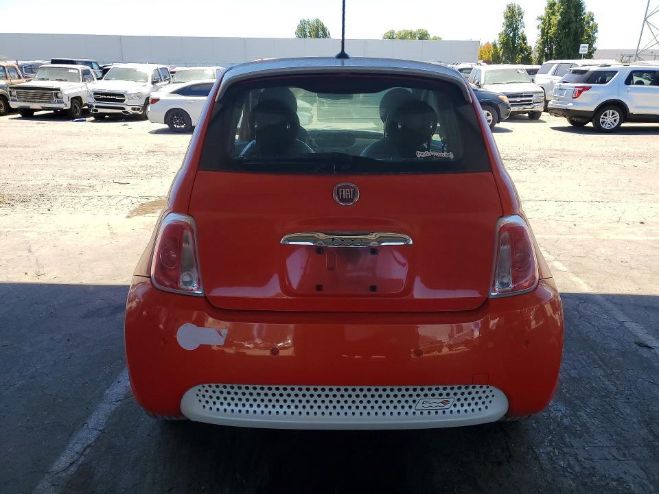 Photo 6 from auction – 2015 FIAT 500 with VIN 3C3CFFGEXFT652916