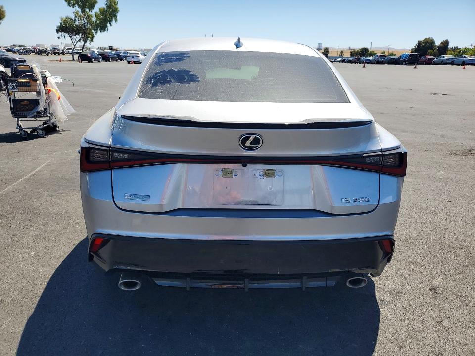 Photo 6 from auction – 2021 LEXUS IS with VIN JTHGZ1B25M5040932