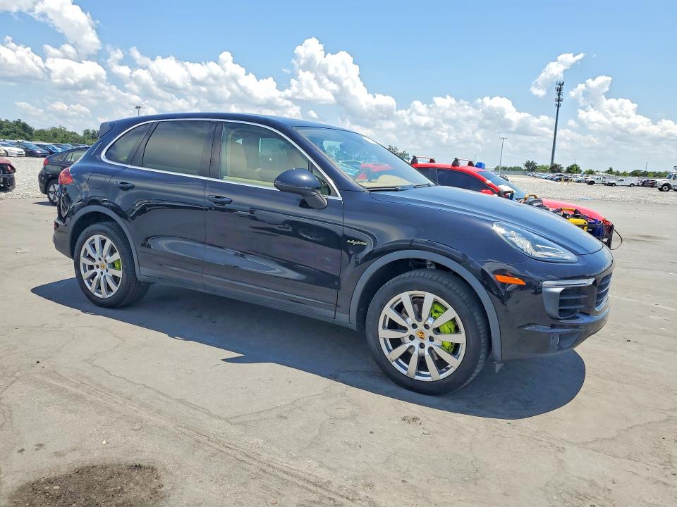 Photo 4 from auction – 2016 PORSCHE CAYENNE with VIN WP1AE2A26GLA62575