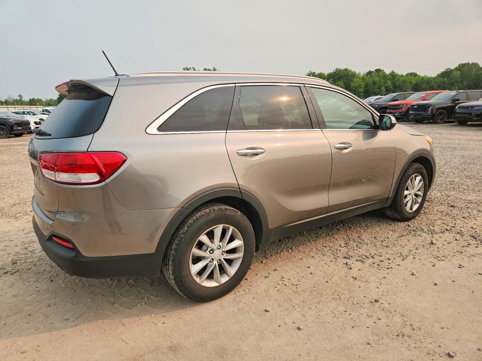 Photo 3 from auction – 2017 KIA SORENTO with VIN 5XYPG4A39HG192356