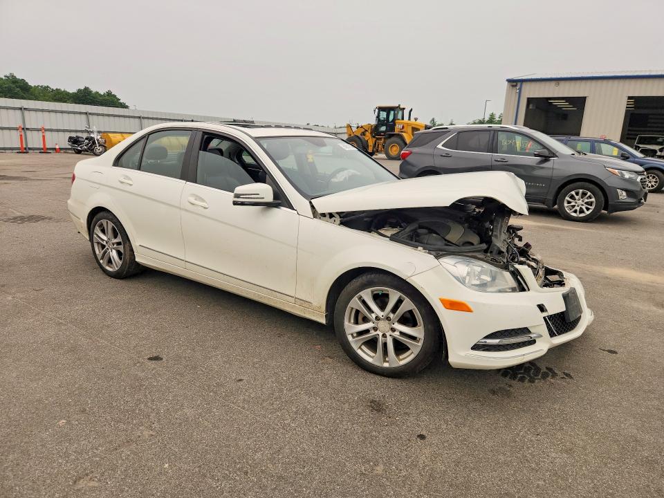 Photo 4 from auction – 2012 MERCEDES-BENZ C with VIN WDDGF8BB8CR199072