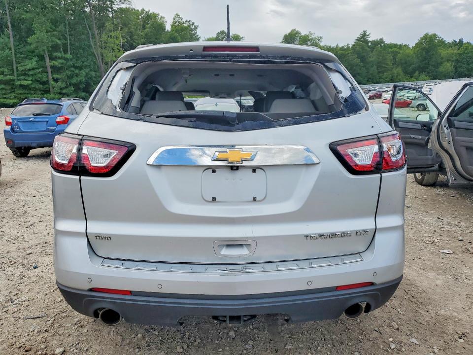 Photo 6 from auction – 2016 CHEVROLET TRAVERSE with VIN 1GNKVJKD4GJ315346