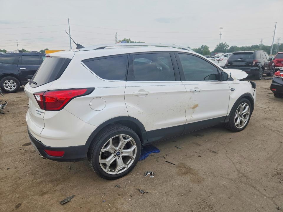 Photo 3 from auction – 2019 FORD ESCAPE with VIN 1FMCU0J95KUB55598