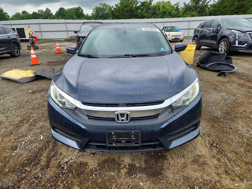 Photo 5 from auction – 2018 HONDA CIVIC with VIN 19XFC2F76JE200004