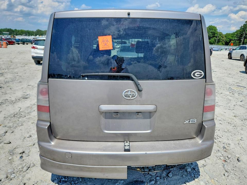 Photo 6 from auction – 2005 TOYOTA SCION with VIN JTLKT324250204957
