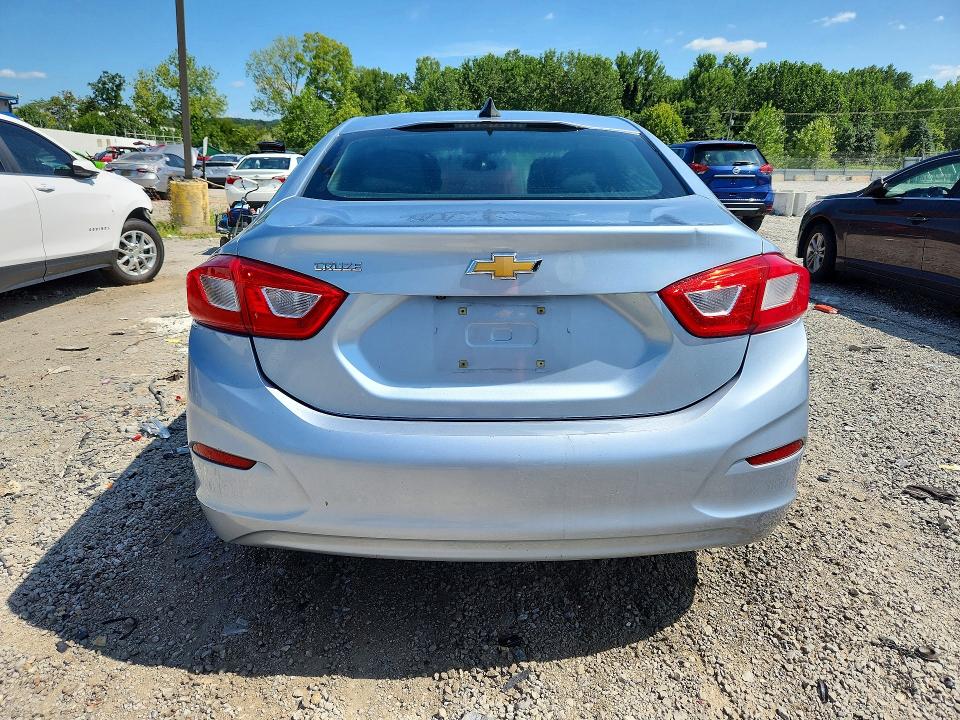 Photo 6 from auction – 2017 CHEVROLET CRUZE with VIN 1G1BC5SM6H7162501