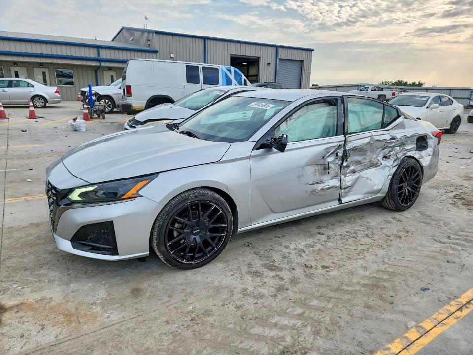Photo 1 from auction – 2024 NISSAN ALTIMA with VIN 1N4BL4CV6RN411701
