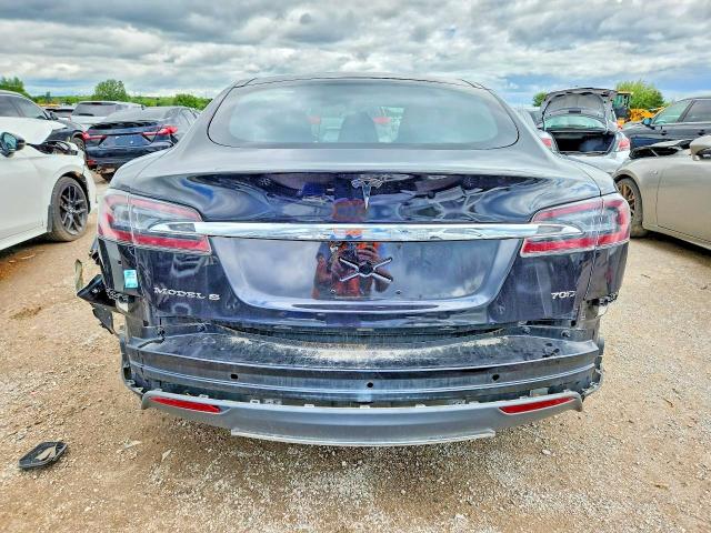 Photo 6 from auction – 2015 TESLA MODEL S with VIN 5YJSA1S26FF096558