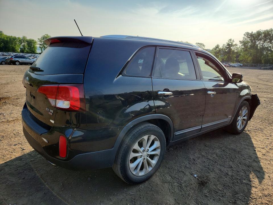 Photo 3 from auction – 2014 KIA SORENTO with VIN 5XYKUDA76EG430343