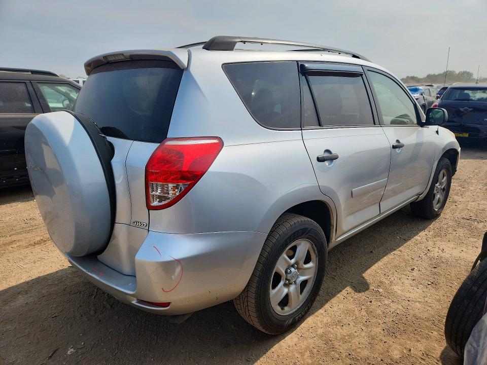 Photo 3 from auction – 2006 TOYOTA RAV4 with VIN JTMBD35V265049117