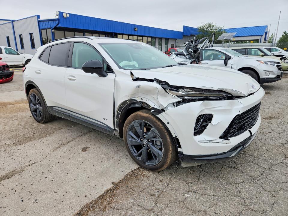 Photo 4 from auction – 2025 BUICK ENVISION with VIN LRBFZLE47SD033343