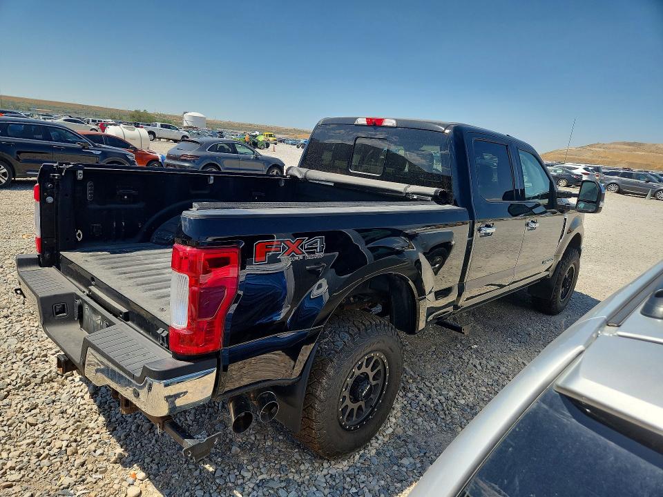 Photo 3 from auction – 2017 FORD F350 with VIN 1FT8W3BT6HED92765