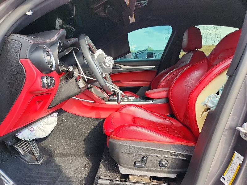 Photo 7 from auction – 2021 ALFA ROMEO STELVIO with VIN ZASPAKBN4M7D09829