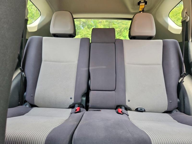 Снимка 10 от търг – 2015 TOYOTA RAV4 с VIN JTMWFREV7FD076916